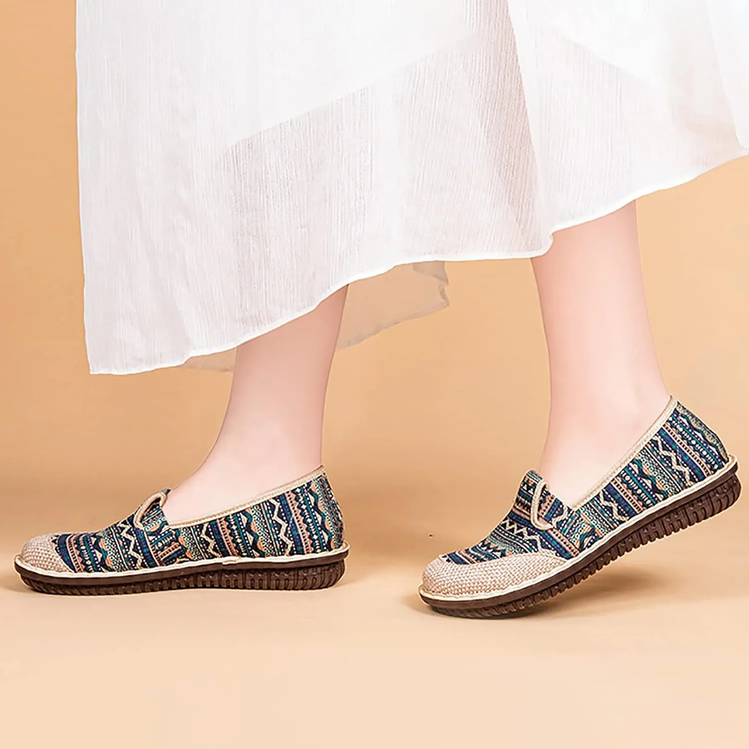 Women's Shoes Canvas Slip-On Ladies Travel Sneaker Traditional Style Flats Slip On Shoes Casual Lightweight Comfort Loafers